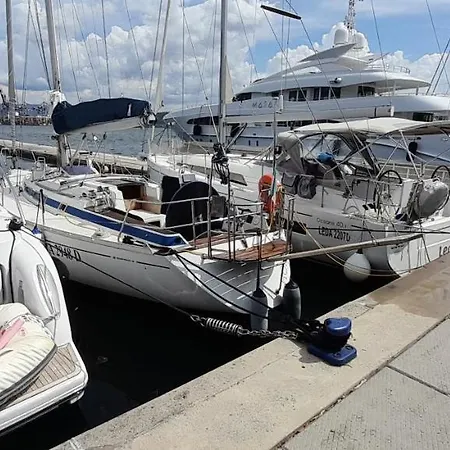 Bed And Boat Holiday