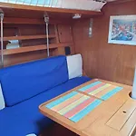Bed And Boat Holiday Λα Σπέτσια