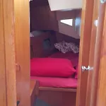 Bed And Boat Holiday Botel