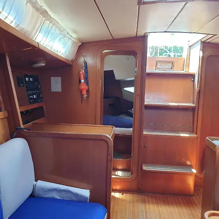 Bed And Boat Holiday 船上ホテル ラ・スペツィア