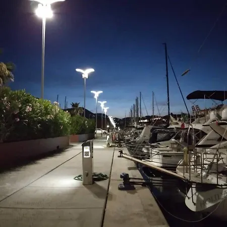 Botel Bed And Boat Holiday La Spezia