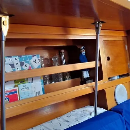Bed And Boat Holiday 船上ホテル ラ・スペツィア