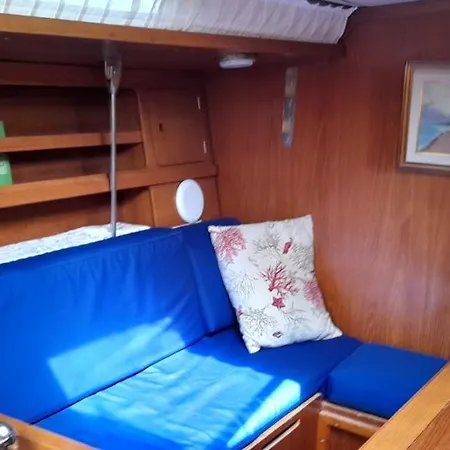 船上ホテル Bed And Boat Holiday *