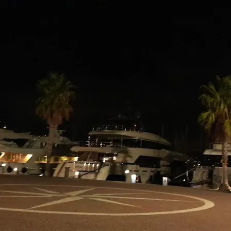 Bed And Boat Holiday