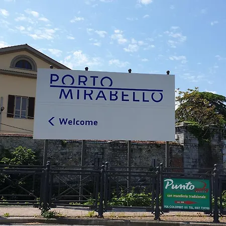 Bed And Boat Holiday Bådhotel