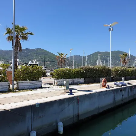 Bed And Boat Holiday