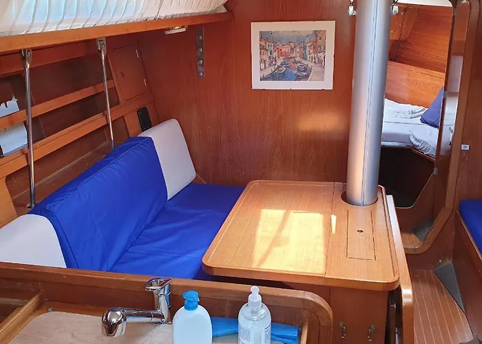 Hotel en barco Bed And Boat Holiday
