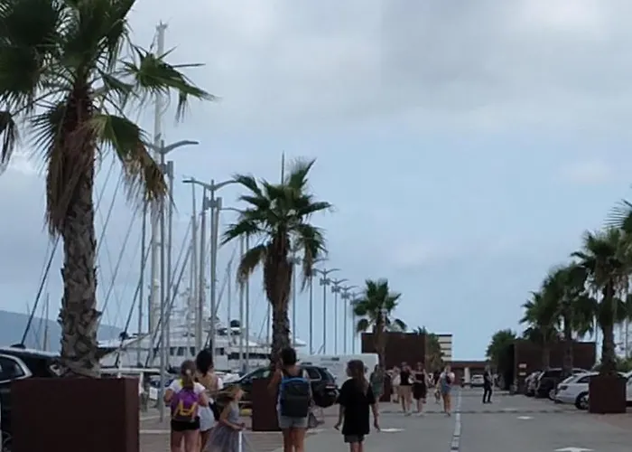 Hotel en barco Bed And Boat Holiday *