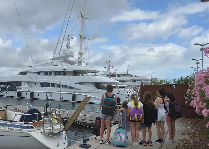 Bed And Boat Holiday