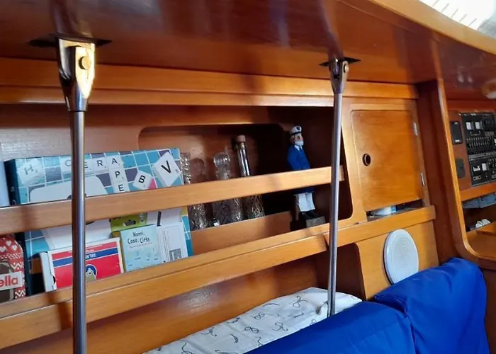 Bed And Boat Holiday Hotel en barco La Spezia