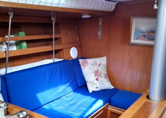 Hotel en barco Bed And Boat Holiday *