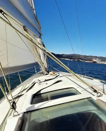 Bed And Boat Holiday Hotel en barco *