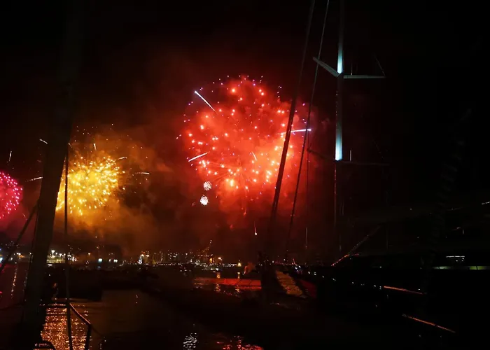 Hotel en barco Bed And Boat Holiday *